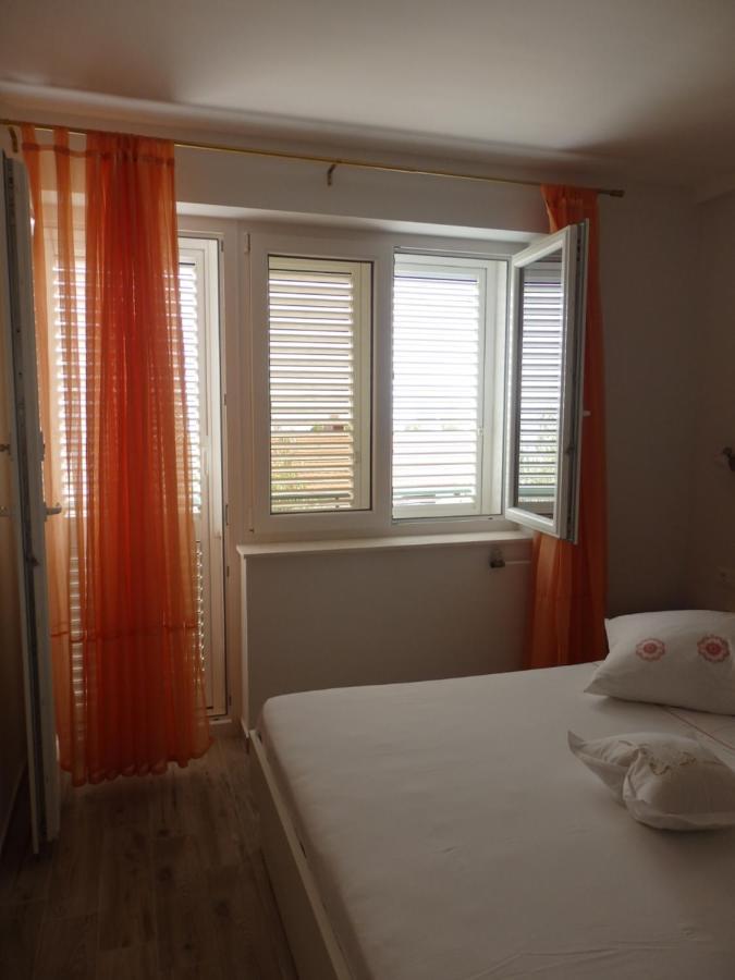 Apartmani Stipan Brela Esterno foto