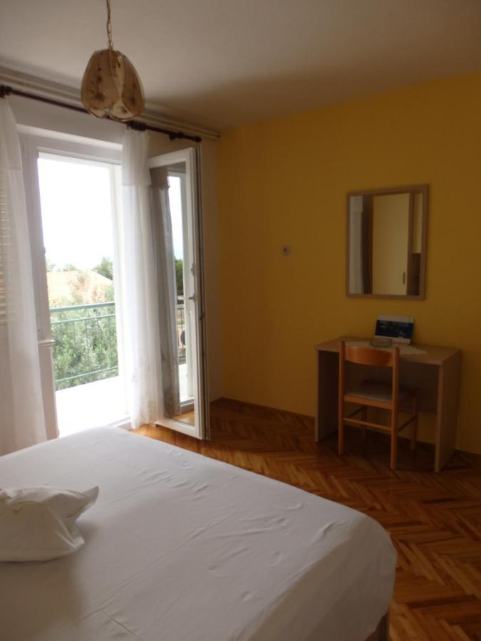 Apartmani Stipan Brela Esterno foto