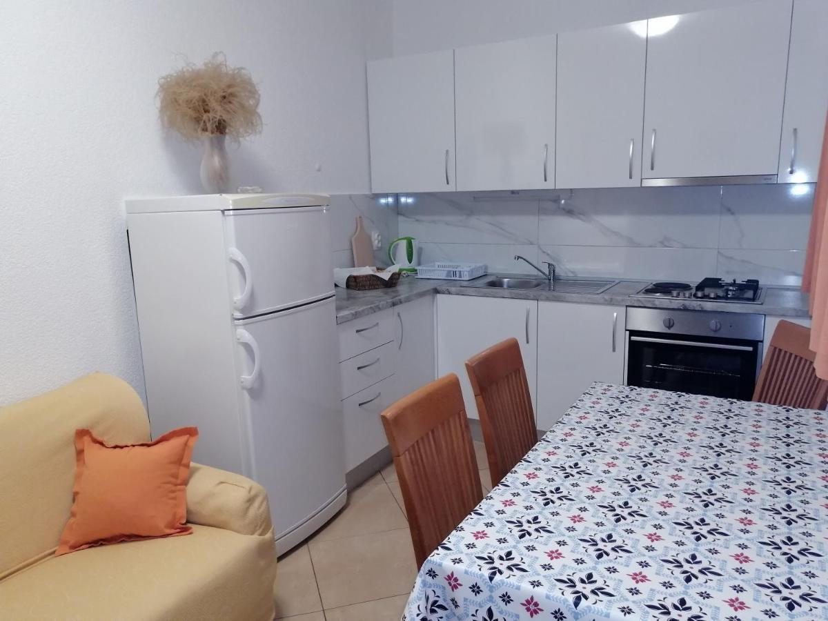 Apartmani Stipan Brela Esterno foto