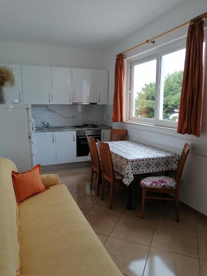 Apartmani Stipan Brela Esterno foto