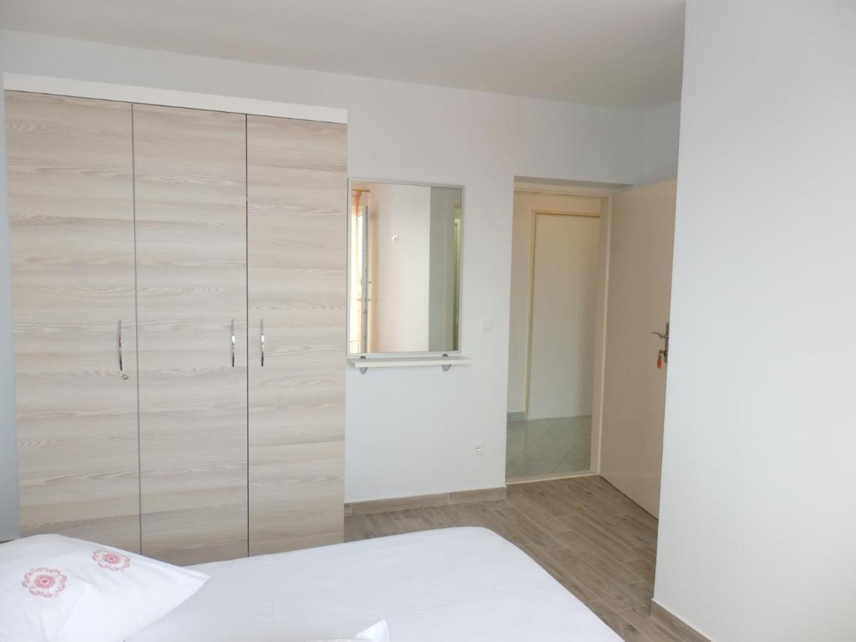Apartmani Stipan Brela Esterno foto