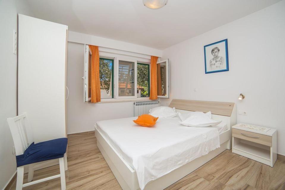 Apartmani Stipan Brela Esterno foto