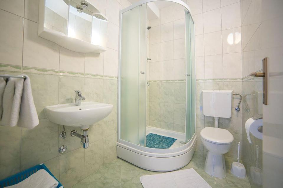 Apartmani Stipan Brela Esterno foto