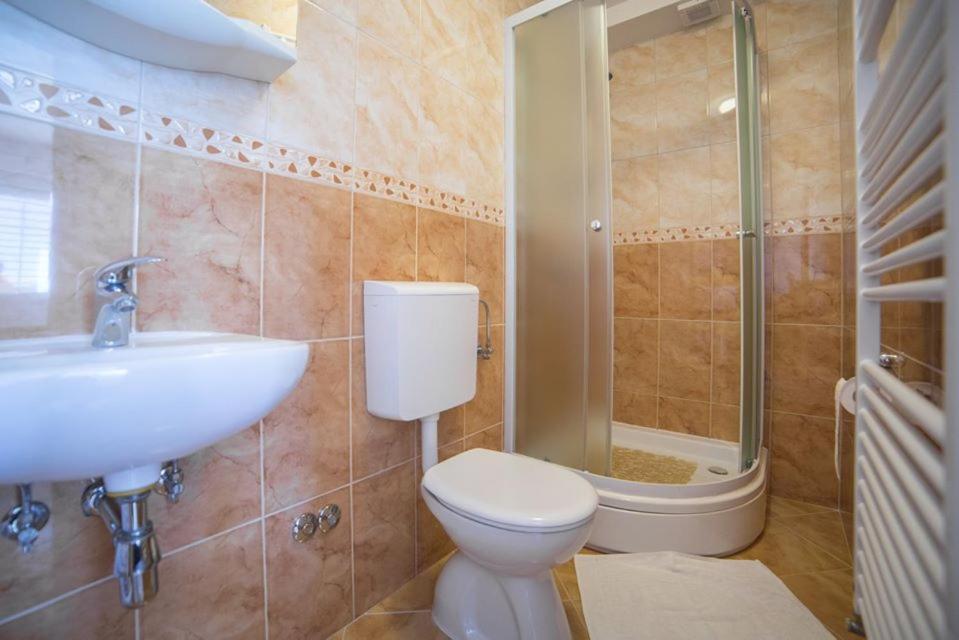 Apartmani Stipan Brela Esterno foto