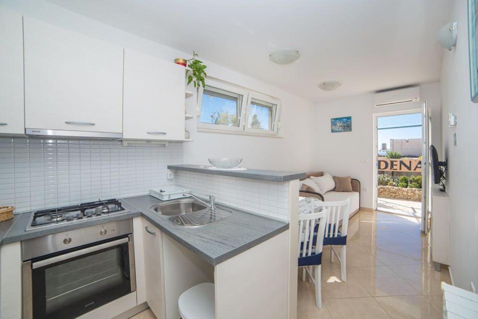 Apartmani Stipan Brela Esterno foto
