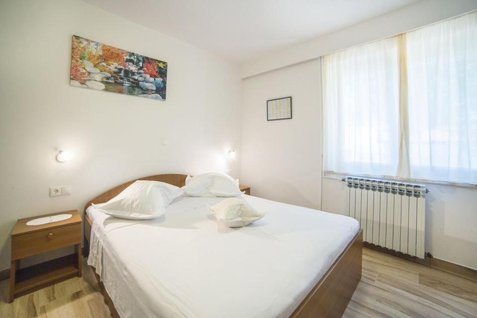 Apartmani Stipan Brela Esterno foto