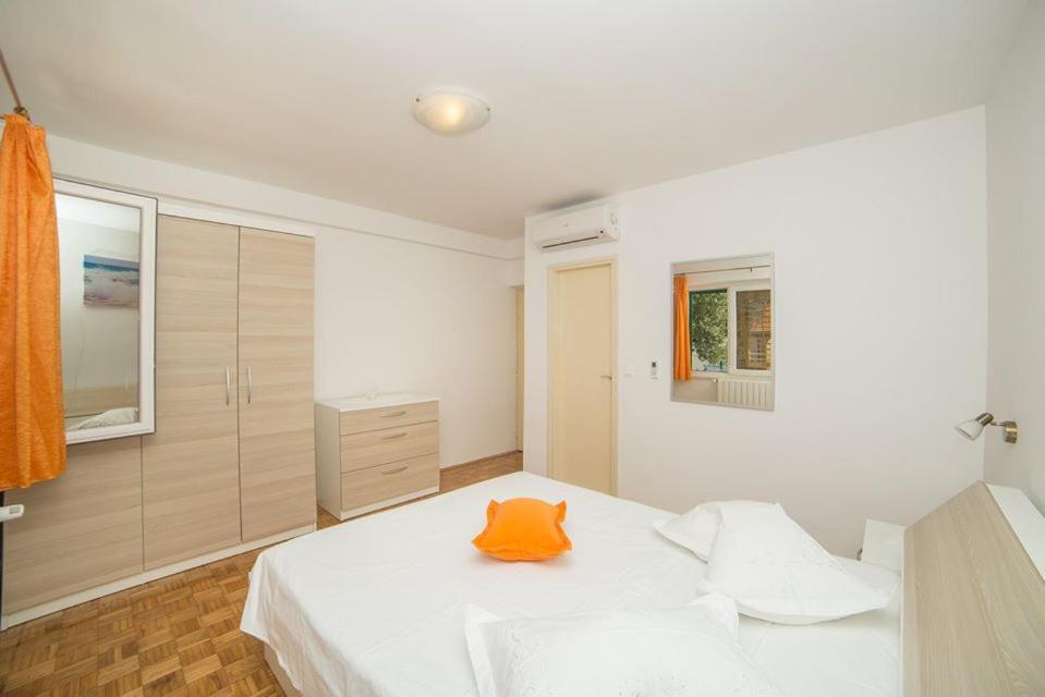 Apartmani Stipan Brela Esterno foto